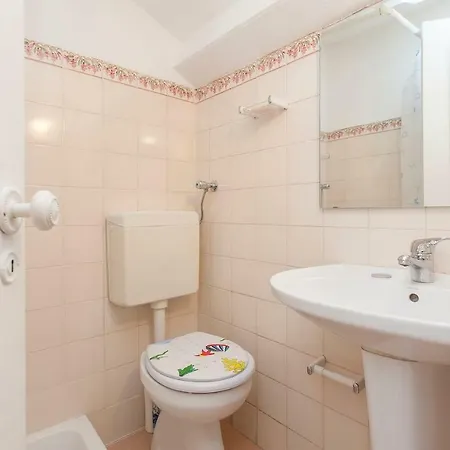Apartment Cozy Flat In Adamastor Lisbon